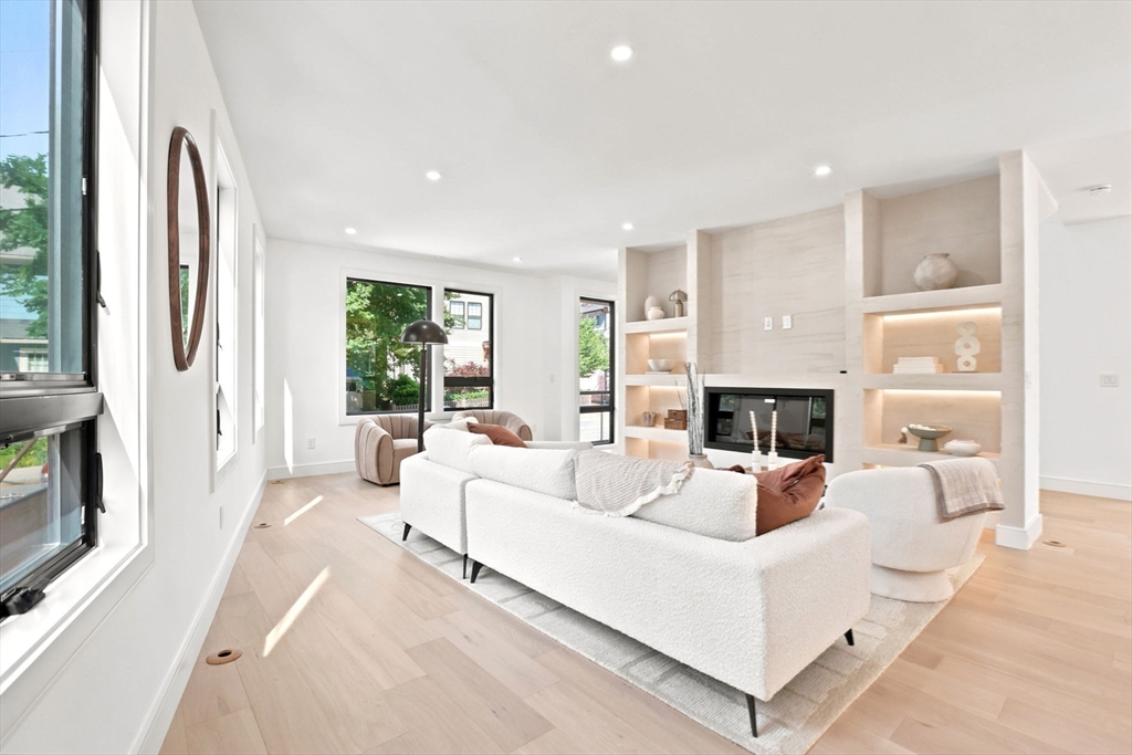 24 Newell St