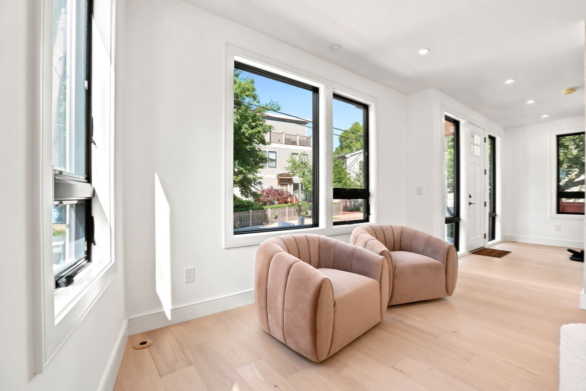 24 Newell St
