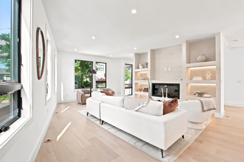24 Newell St