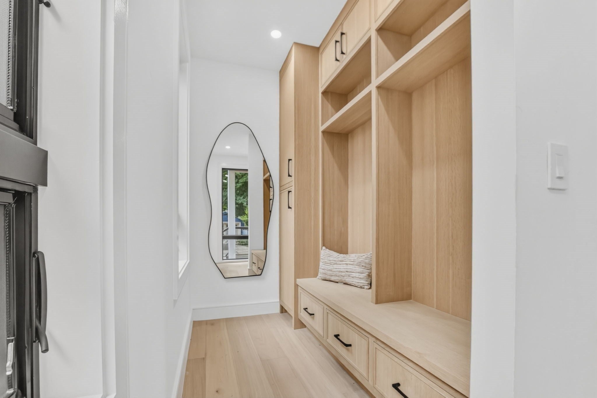 24 Newell St