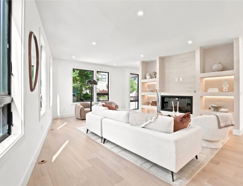 24 Newell St