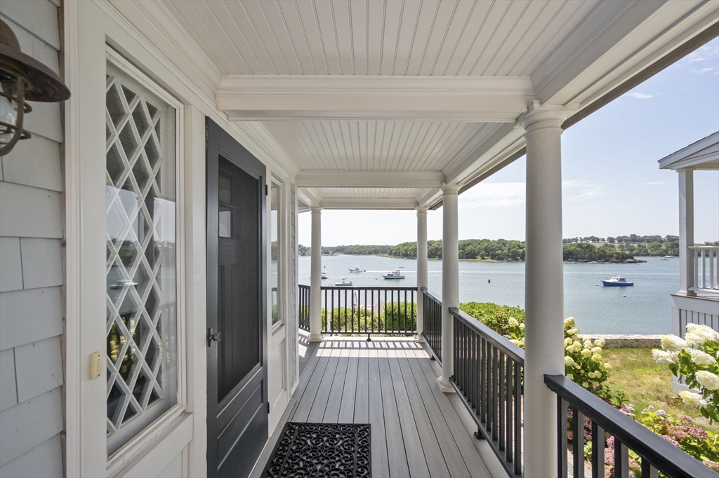 67 Hampton Circle