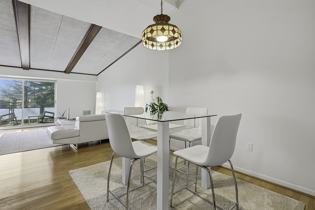 57 Broadlawn Park 4B