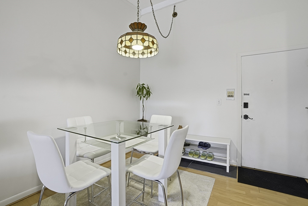 57 Broadlawn Park 4B