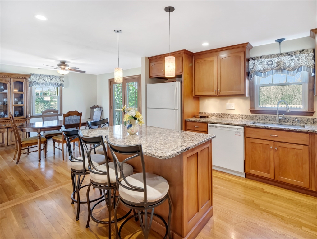 15 Riverside Dr