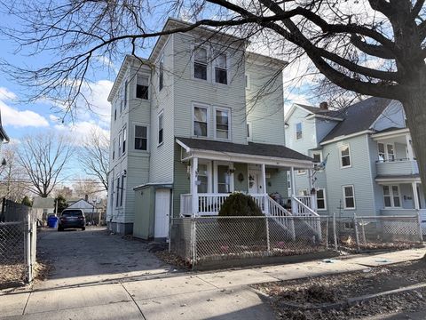 Photo of 57 Abbe Ave #3, Springfield, MA 01107 (MLS # 73489968)