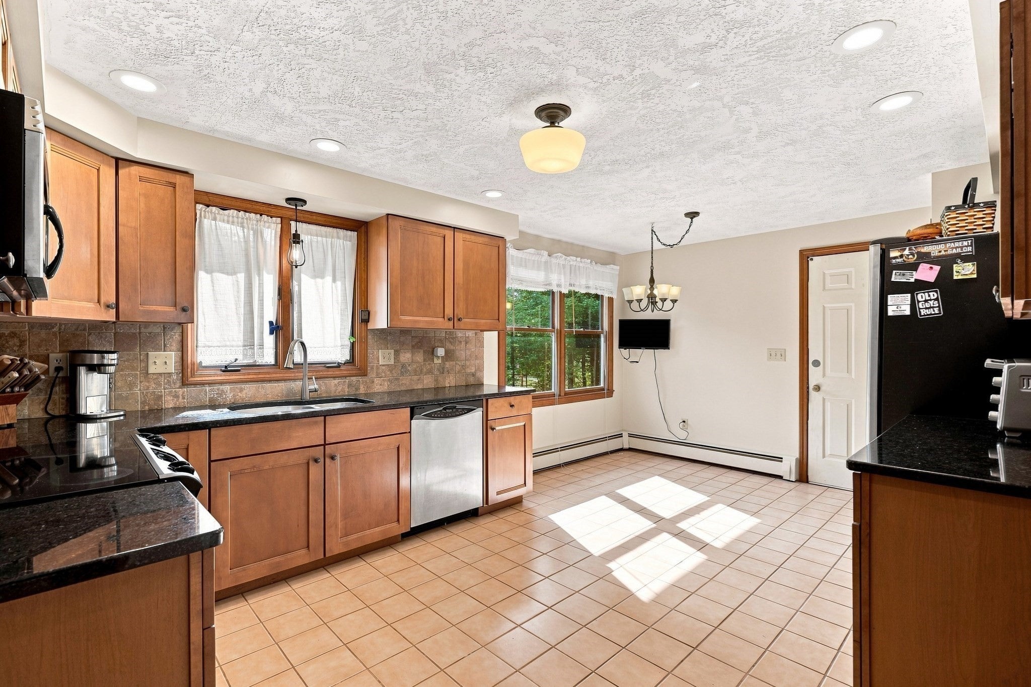 6 Laurel Road, Blackstone, MA Photo #10