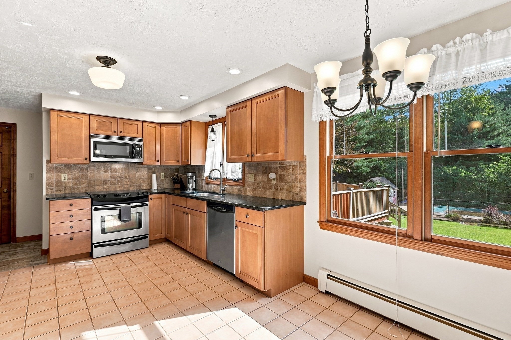 6 Laurel Road, Blackstone, MA Photo #11