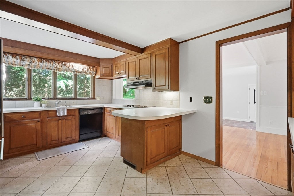 634 Glendale Rd, Wilbraham, MA Photo #10