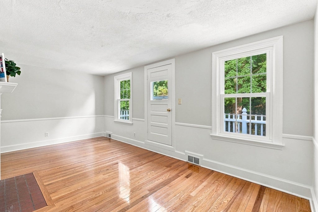 634 Glendale Rd, Wilbraham, MA Photo #32