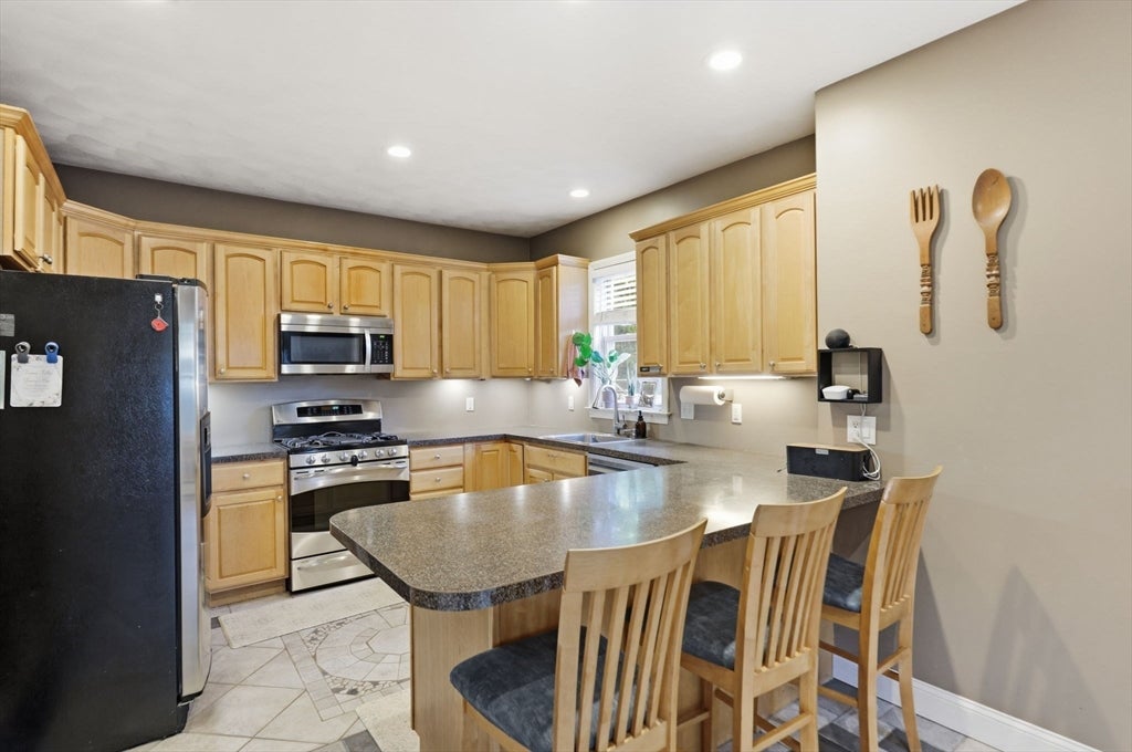648 Merrimack Ave, Dracut, MA Photo #12