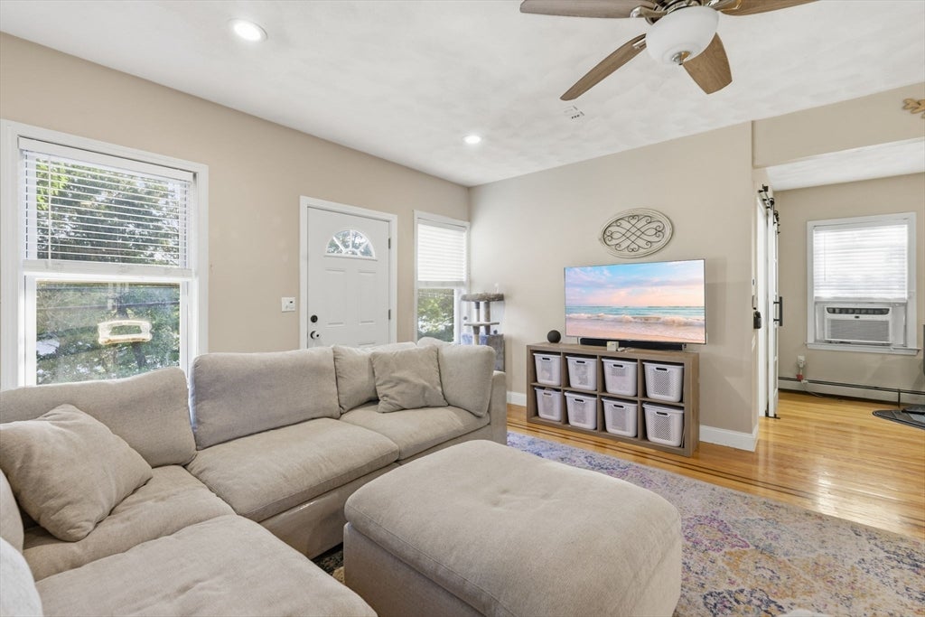 648 Merrimack Ave, Dracut, MA Photo #4