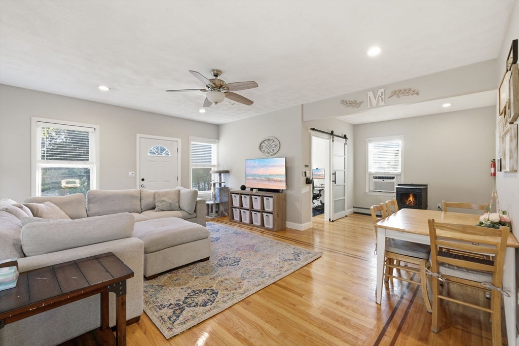 648 Merrimack Ave, Dracut, MA Photo #6