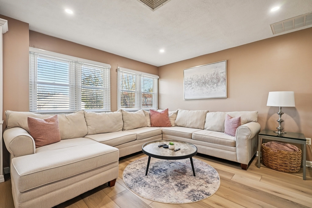 210 Washington St 10