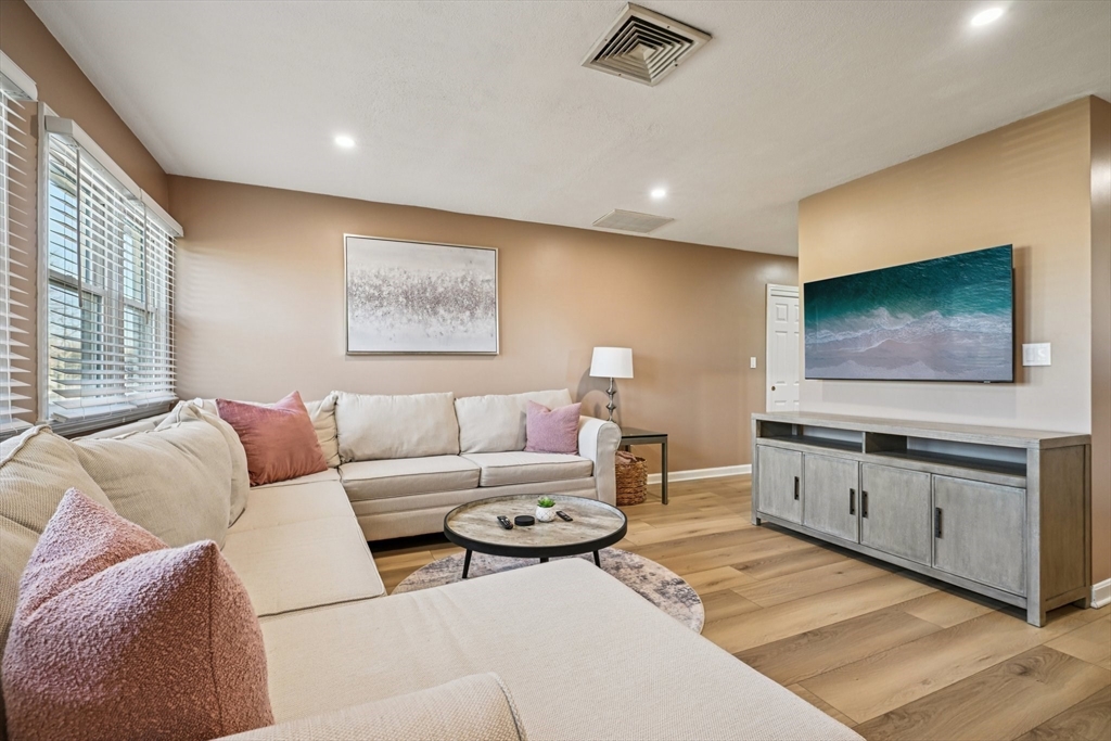 210 Washington St 10