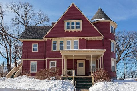 Photo of 45 Harvard St #5 3rd fl, Lowell, MA 01851 (MLS # 73476373)