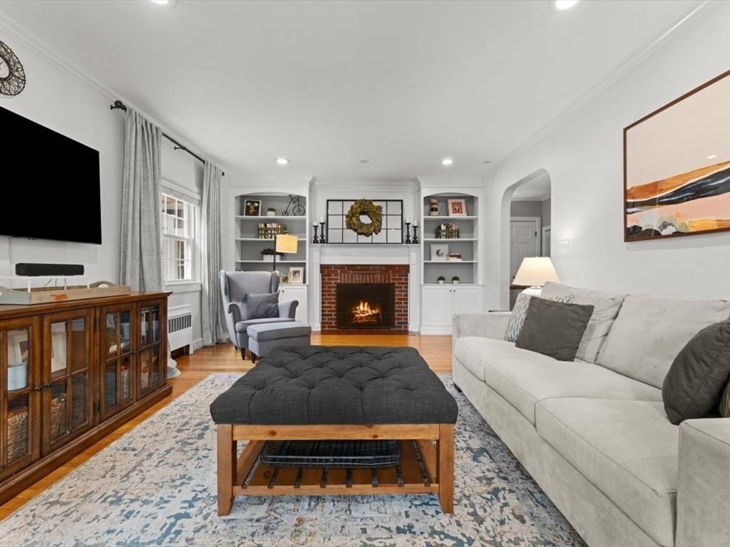 89 Puritan Dr