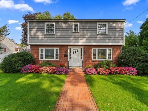 89 Puritan Dr Quincy MA 02169