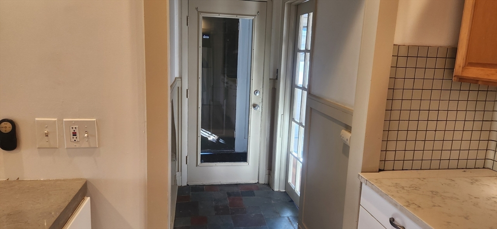 60 Cottage St 1