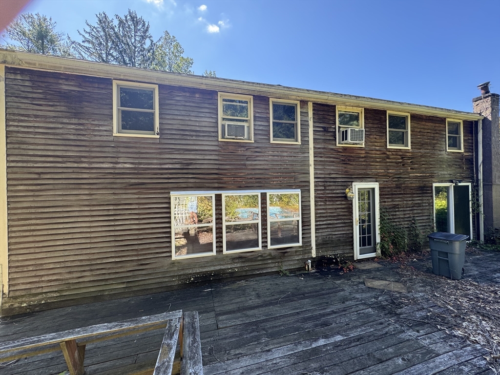 28 Lindbergh St