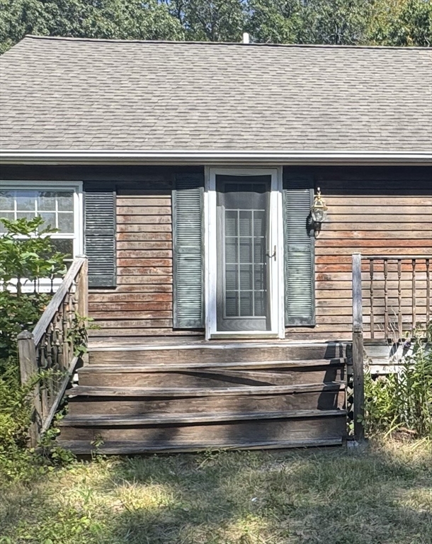 28 Lindbergh St