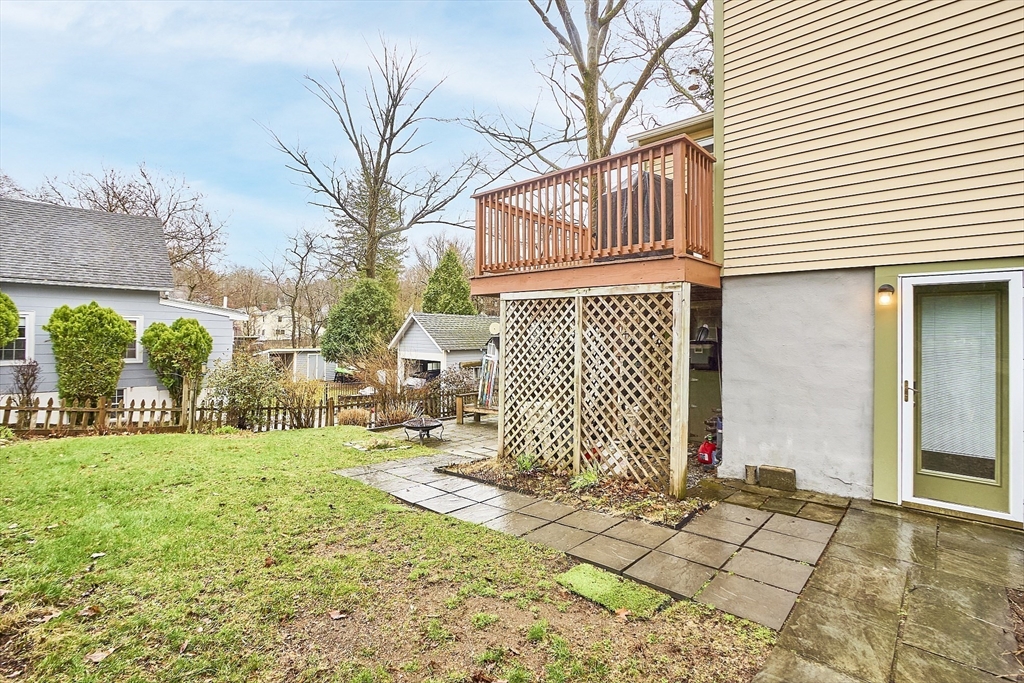 15 Crest Rd