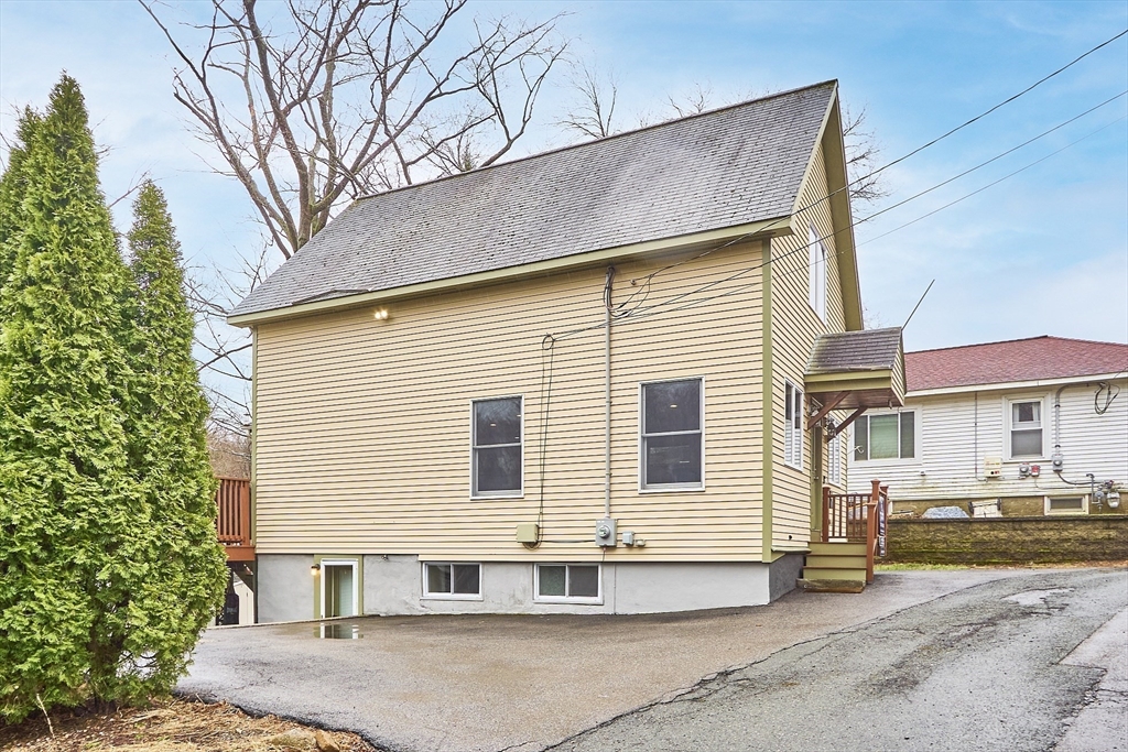 15 Crest Rd
