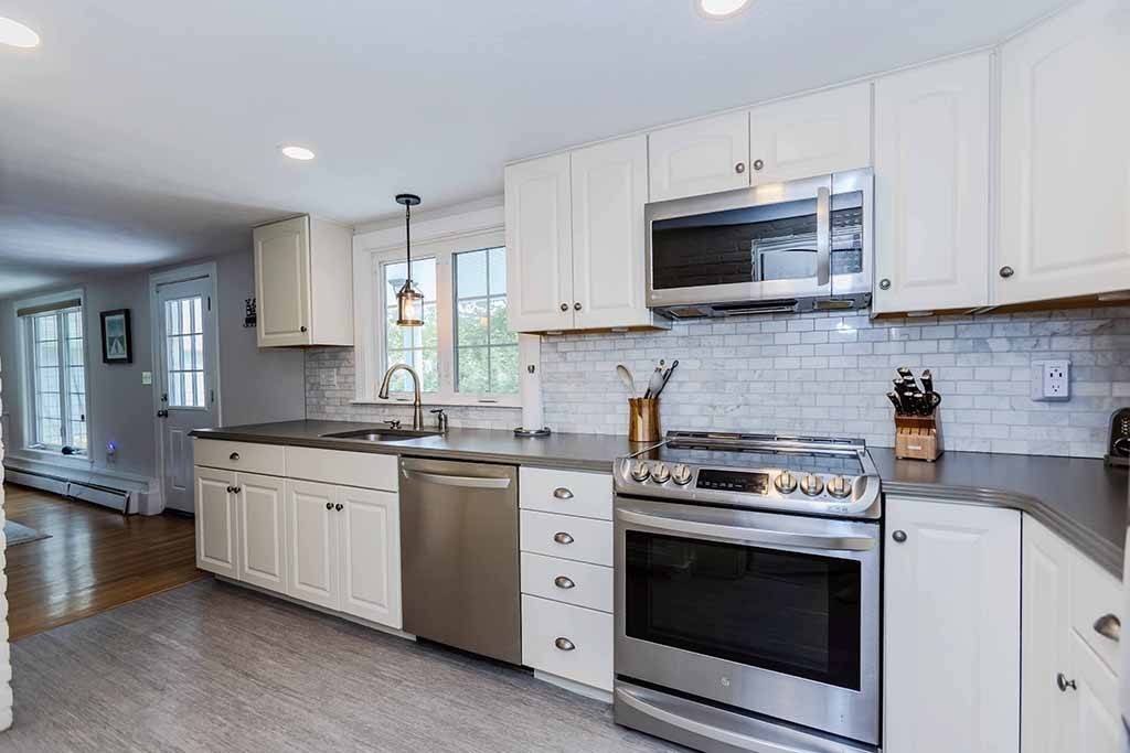 18 Brook Hill Dr