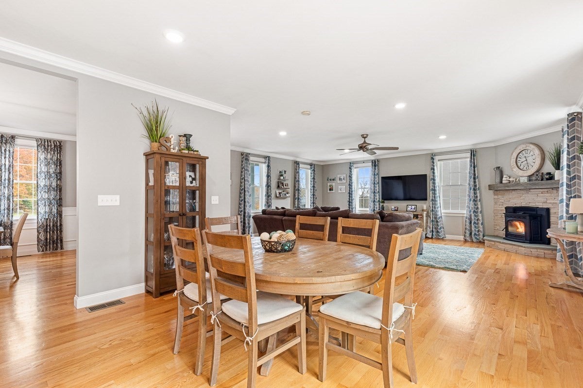 705 County St, Seekonk, MA, 705 County St, Seekonk, MA Photo #10