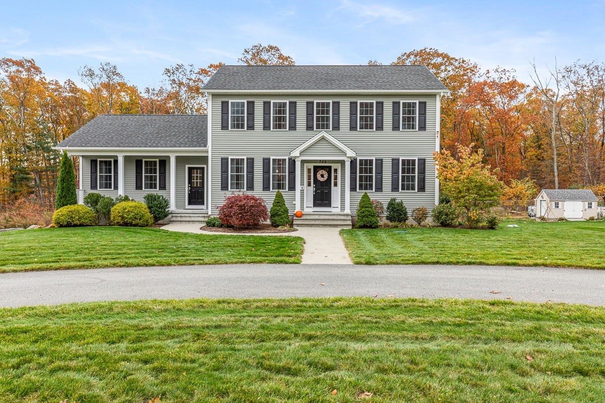 Photo of 705 County St, Seekonk, MA