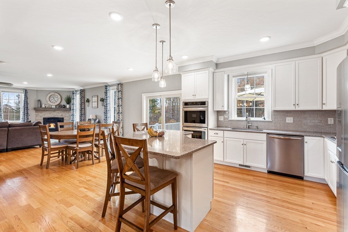 705 County St, Seekonk, MA, 705 County St, Seekonk, MA Photo #6