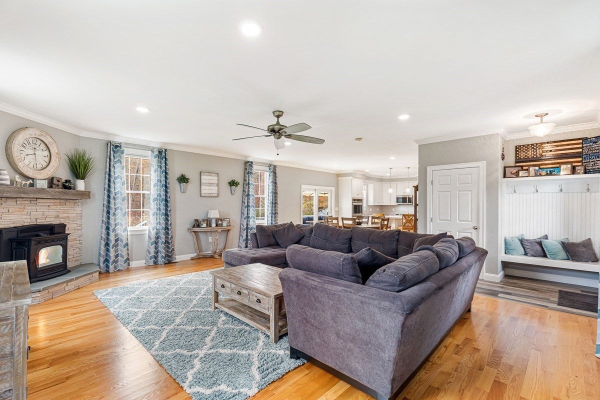 705 County St, Seekonk, MA, 705 County St, Seekonk, MA Photo #12