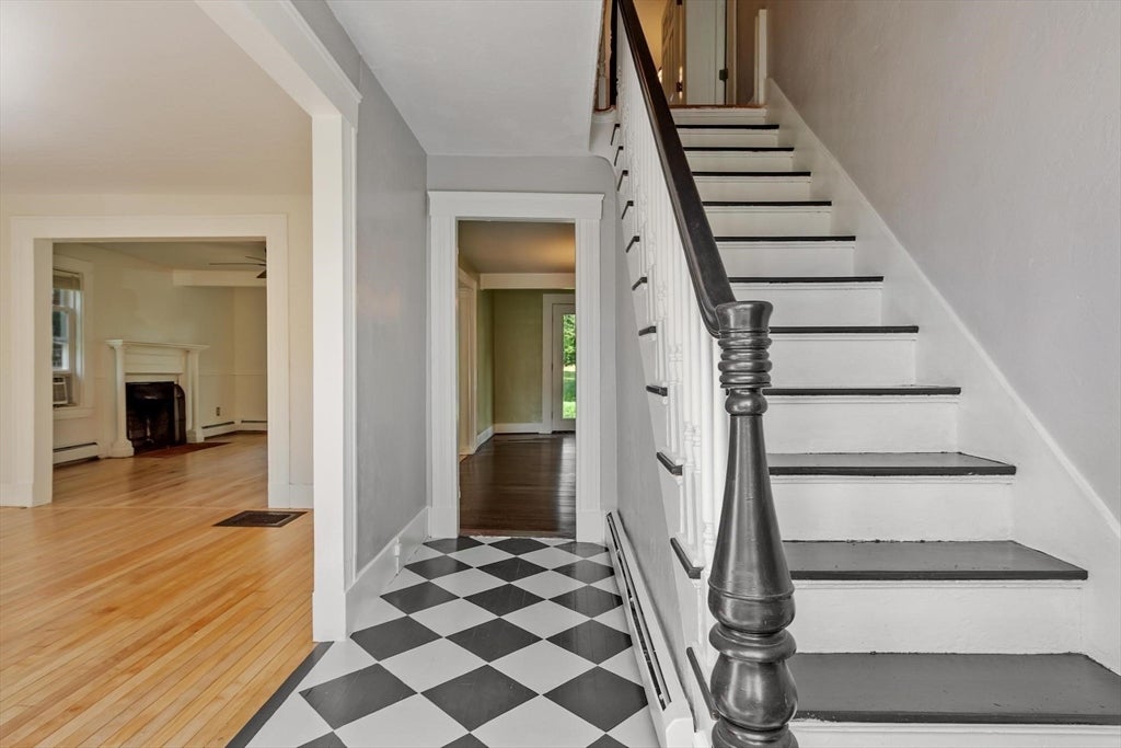 48 Central St