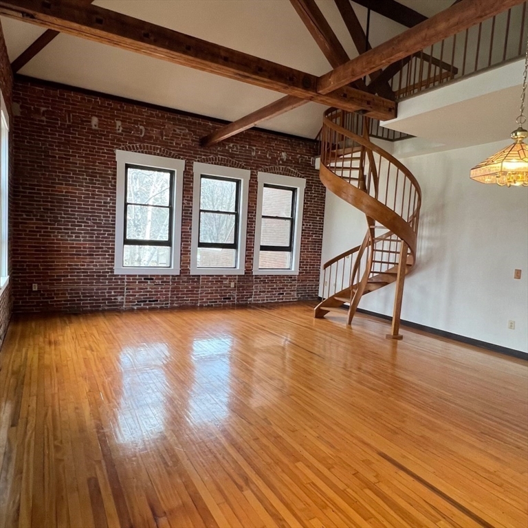 593 Main St SL4