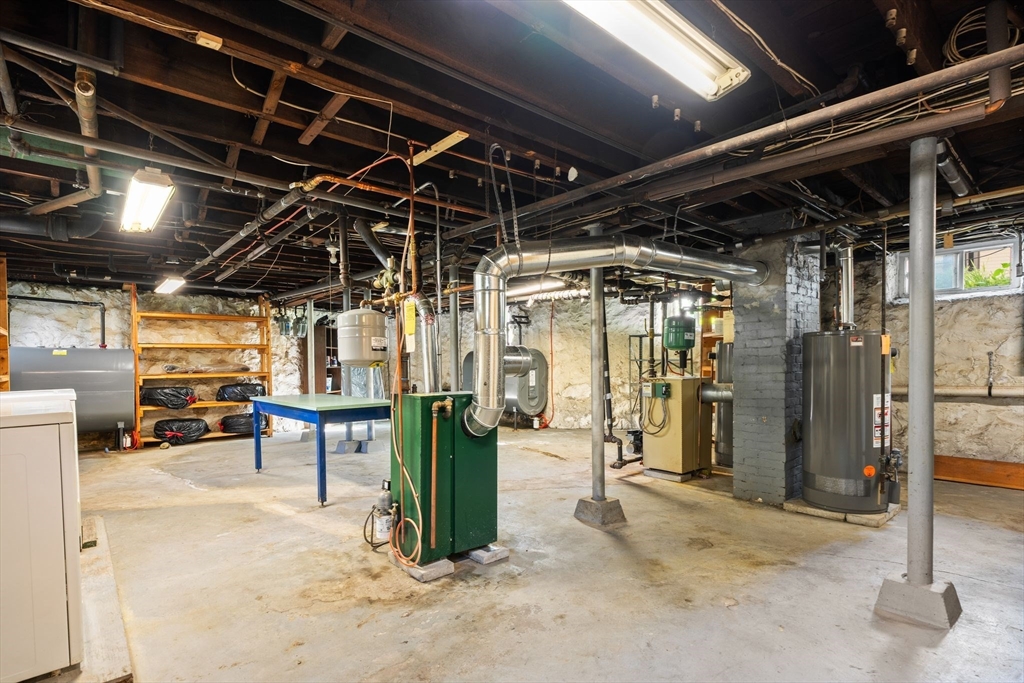 Belmont, Massachusetts 02478, United States, 6 Bedrooms Bedrooms, ,3 BathroomsBathrooms,Residential,Pending,202636