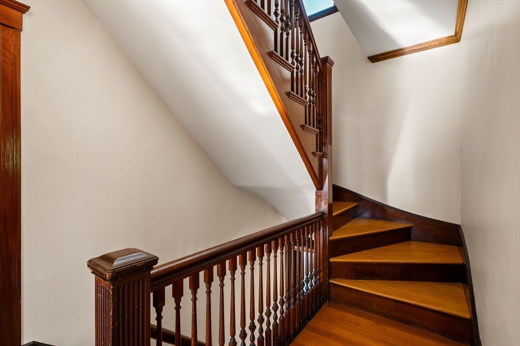 Belmont, Massachusetts 02478, United States, 6 Bedrooms Bedrooms, ,3 BathroomsBathrooms,Residential,Pending,202636