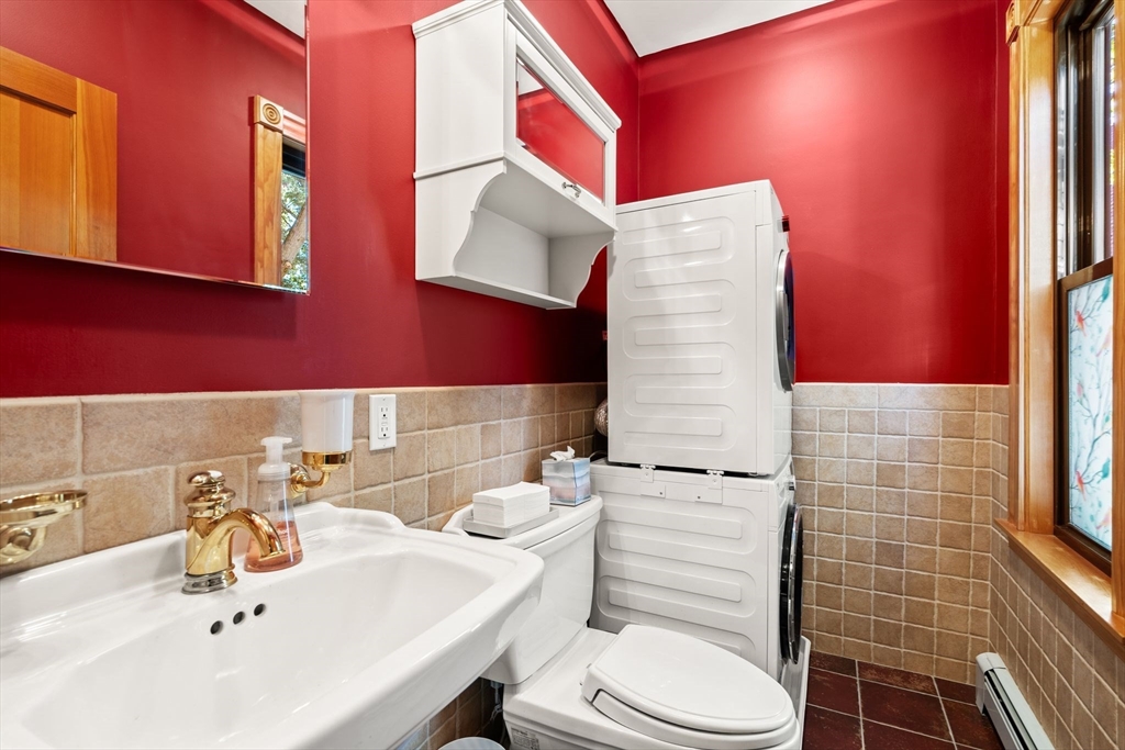 Belmont, Massachusetts 02478, United States, 6 Bedrooms Bedrooms, ,3 BathroomsBathrooms,Residential,Pending,202636