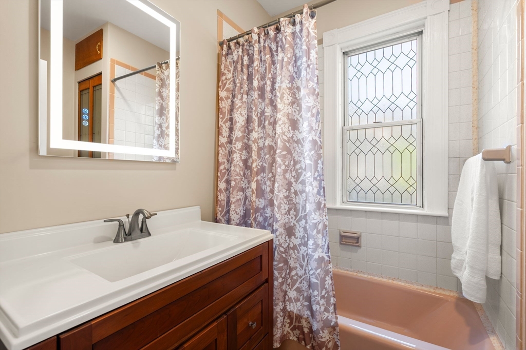 Belmont, Massachusetts 02478, United States, 6 Bedrooms Bedrooms, ,3 BathroomsBathrooms,Residential,Pending,202636