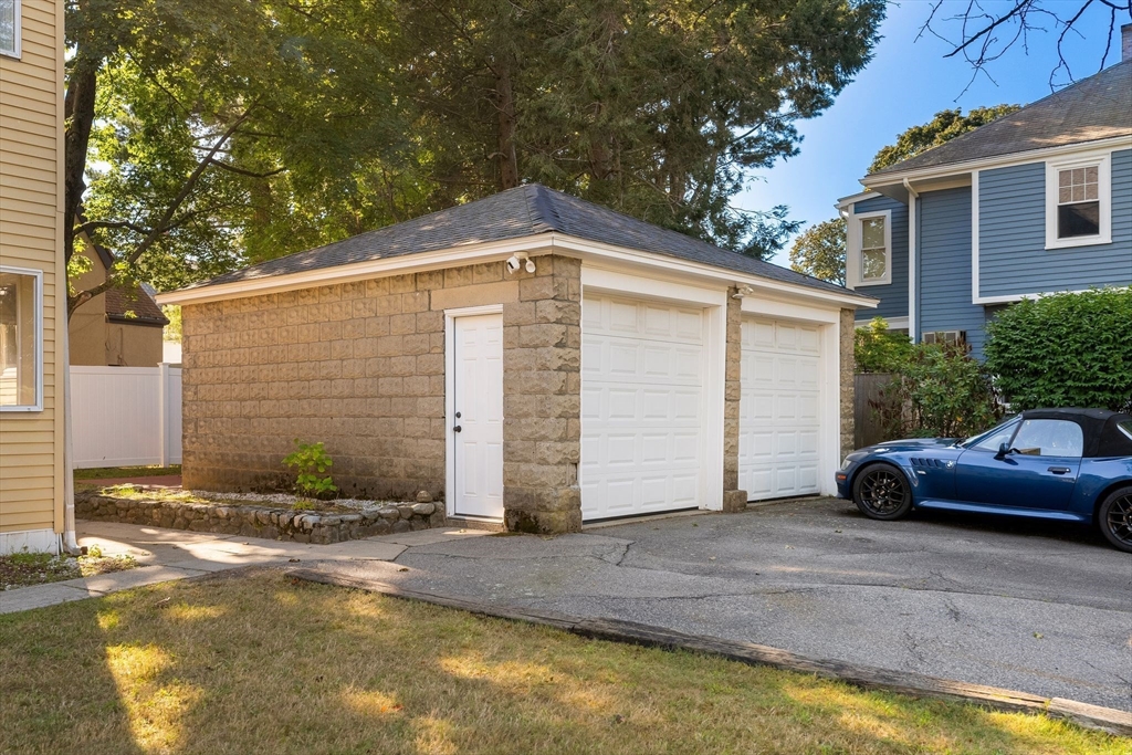 Belmont, Massachusetts 02478, United States, 6 Bedrooms Bedrooms, ,3 BathroomsBathrooms,Residential,Pending,202636