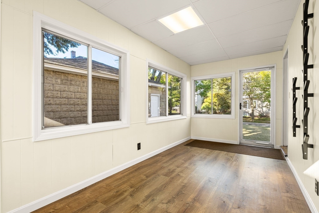 Belmont, Massachusetts 02478, United States, 6 Bedrooms Bedrooms, ,3 BathroomsBathrooms,Residential,Pending,202636