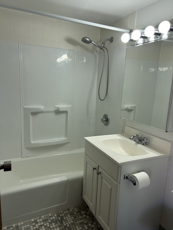 Cambridge, Massachusetts 02139, United States, 1 Bedroom Bedrooms, ,2 BathroomsBathrooms,Residential,Active,170092