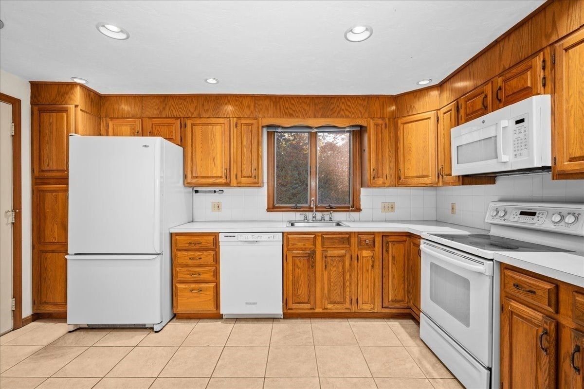 4 Garrison Ln, Southborough, MA, 4 Garrison Ln, Southborough, MA Photo #3