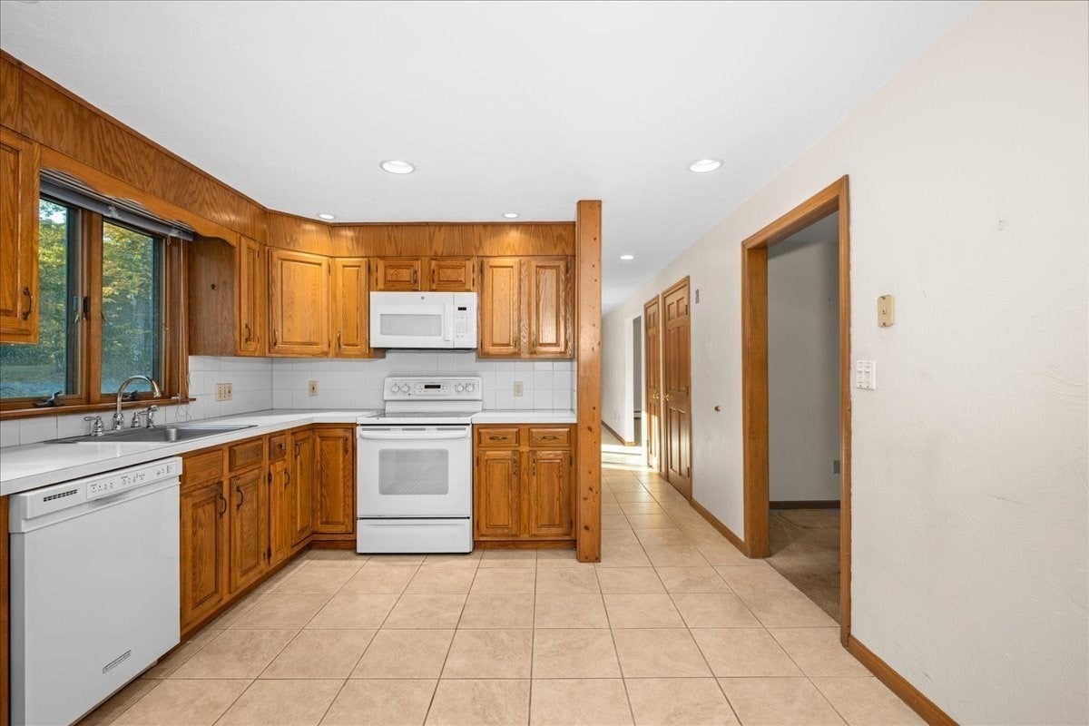 4 Garrison Ln, Southborough, MA, 4 Garrison Ln, Southborough, MA Photo #4