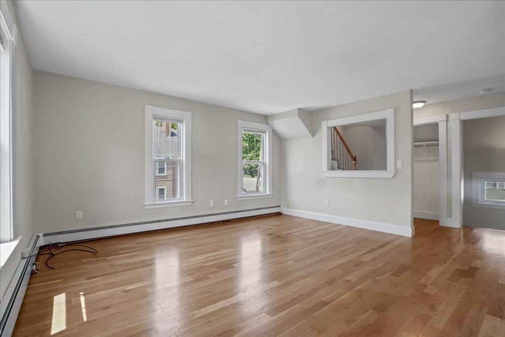 32 Warren St B