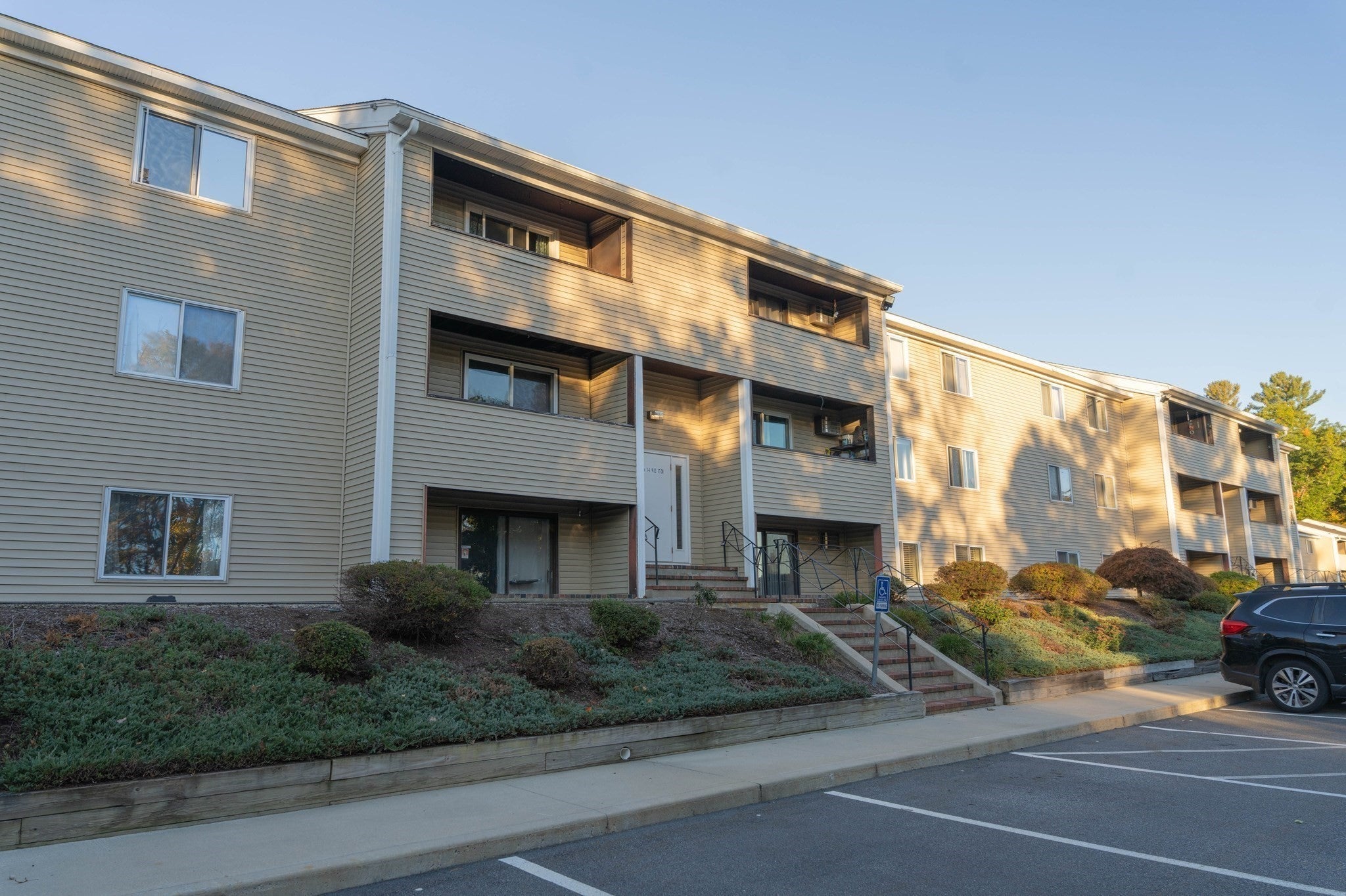 129 Quaker Hwy 22A