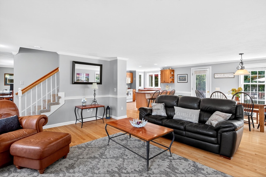 39 Rolling Acres Ln