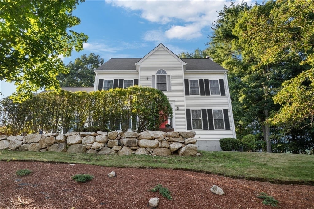 22 Fiske Rd
