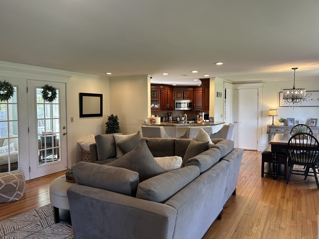 4 Oakridge Drive