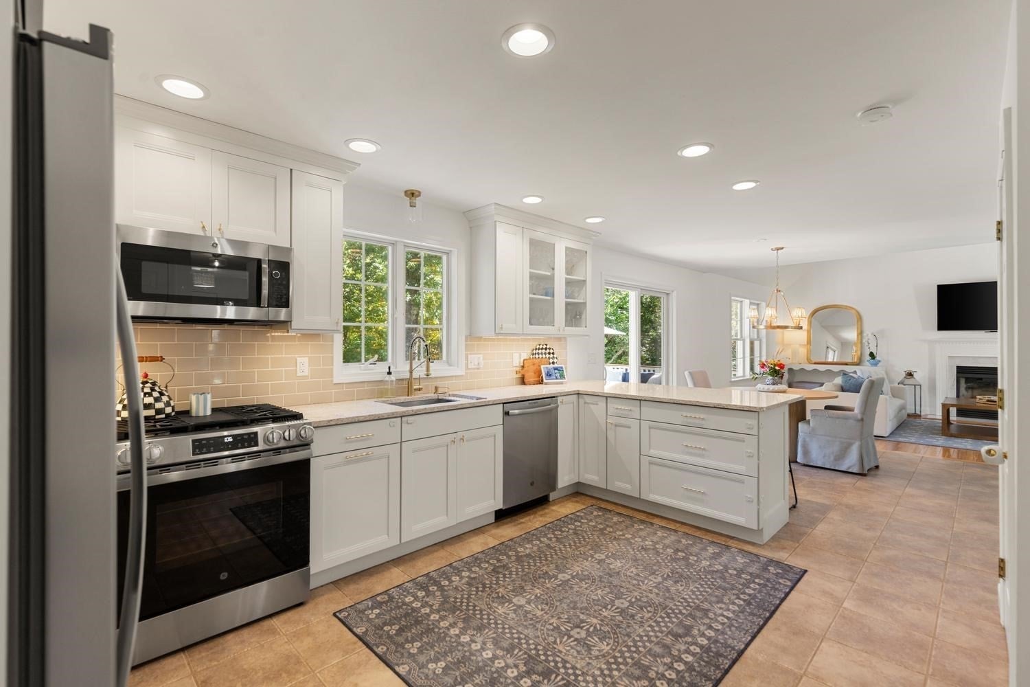 13 Hilton Dr, Newmarket, NH, 13 Hilton Dr, Newmarket, NH Photo #3