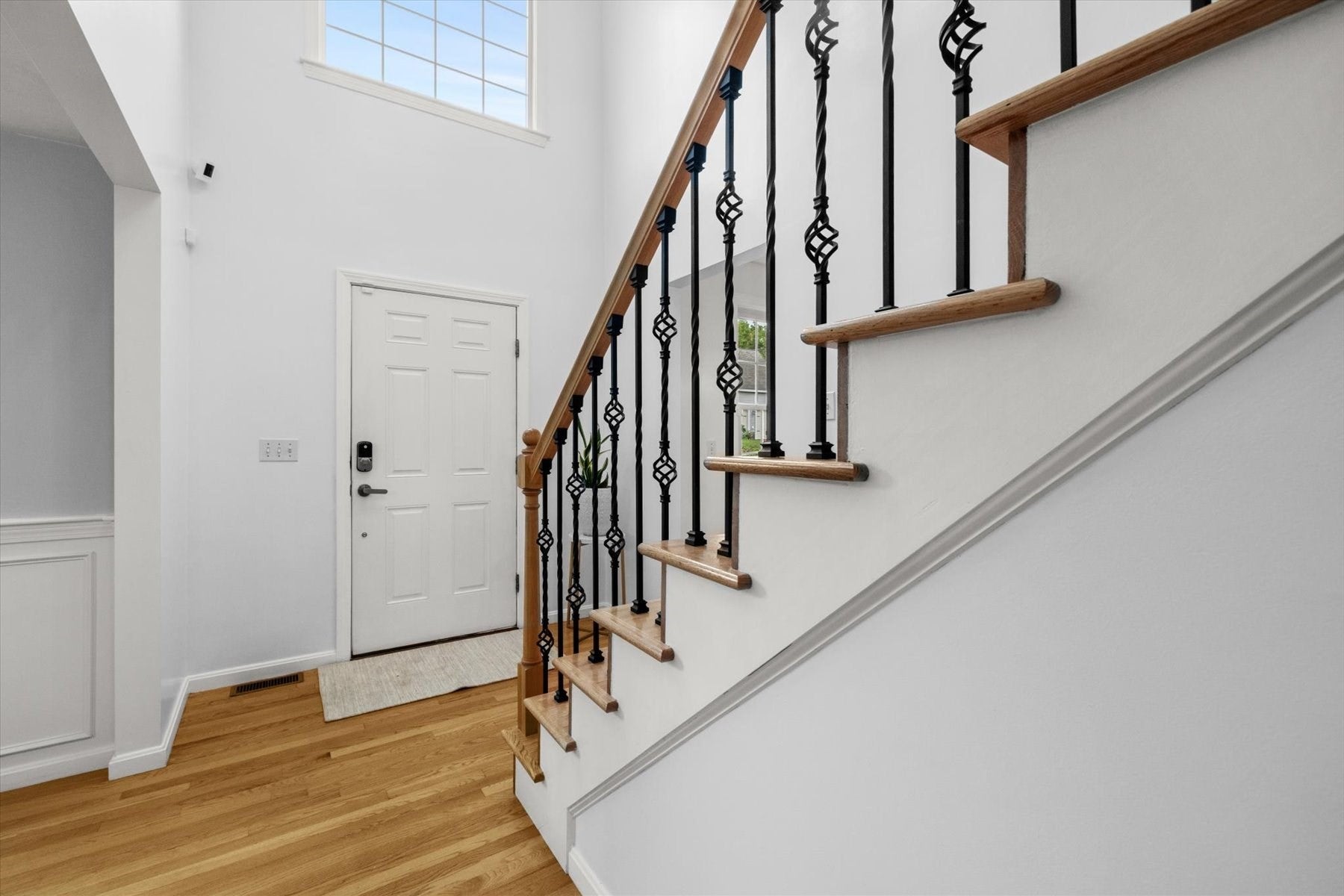 38 Bellows Cir, Marlborough, MA Photo #4
